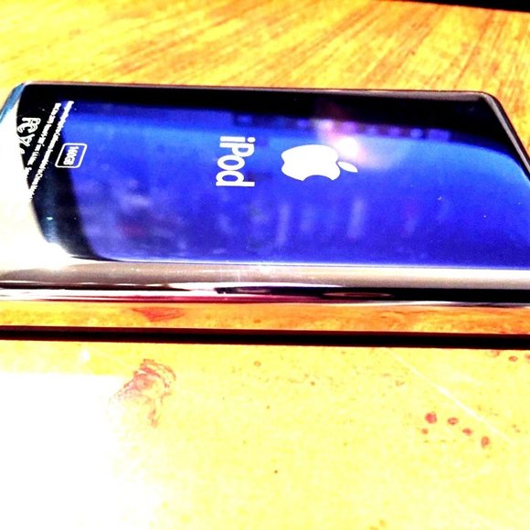 Apple IPOD CLASSIC 7th Generation 160GB (MC297LL/A) MP3 - Grey - mint!! - Picture 8 of 9